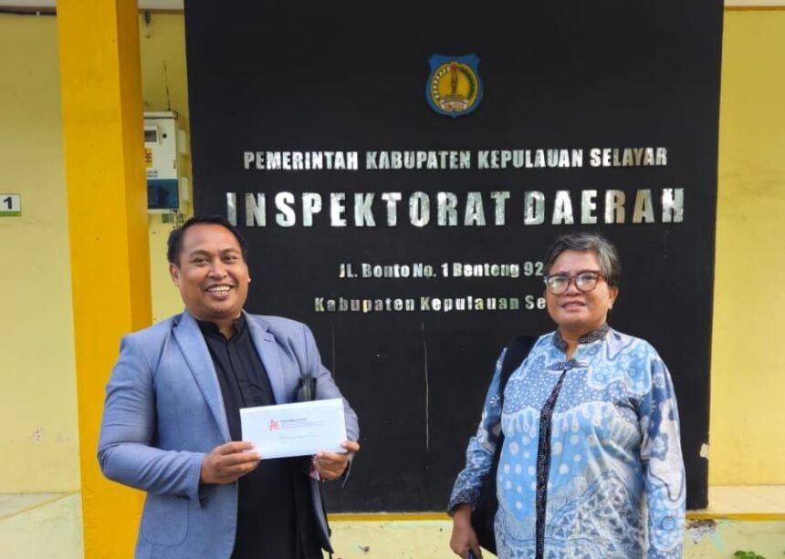 Kuasa hukum kepala desa Bonea Kepulauan Selayar, Ratna Kahali bersama Muhammad Sirul Haq, SH, telah mengajukan surat resmi kepada Inspektorat dan Bupati Kepulauan Selayar, (24/2/2025). 