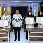 Kepala Dinas Komunikasi dan Infromatika Sumatera Utara, Ilyas Sitorus, sekaligus Pelaksana harian (Plh) Ketua Persatuan Guru Republik Indonesia (PGRI) Sumut, pada acara pelantikan dan pengukuhan Pengurus Perwakilan Yayasan Pembina Lembaga Pendidikan (YPLP) dan Asosiasi Profesi dan Keahlian Sejenis (APKS) PGRI Provinsi Sumut, di Aula Transparansi Dinas Kominfo Sumut.