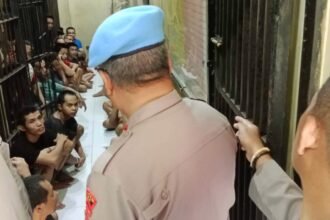 Pengecekan rutin di ruang tahanan di Polres Gowa, (5/3/2025).