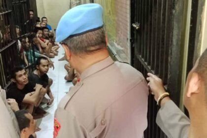 Pengecekan rutin di ruang tahanan di Polres Gowa, (5/3/2025).
