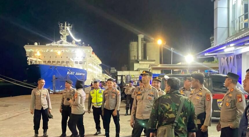 Polres Pelabuhan Makassar perketat pengamanan di Pelabuhan Soekarno-Hatta, Maret 2025.