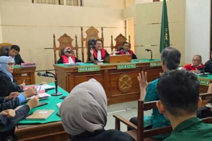 Majelis Hakim dan Jaksa Penuntut Umum (JPU) dalam sidang perkara di Pengadilan Negeri Medan, (11/3/2025). (rz/ho)