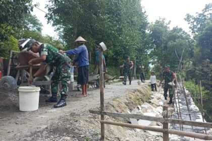 Bangun talud di Desa Tanggan, (14/3/2025).