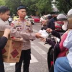 Polsek Mamajang Berbagi Takjil, (14/3/2025).