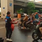 YMIC berbagi takjil di bulan Ramadhan 2025.