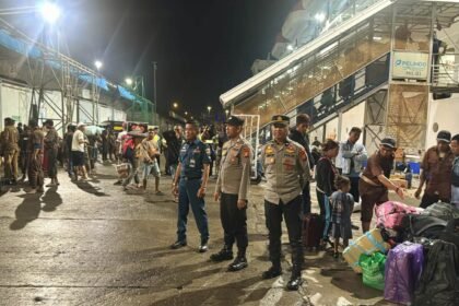 Menjelang puncak arus mudik di Pelabuhan Soekarno-Hatta Makassar, (16/3/2025).