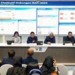 Juru Bicara Kementerian BUMN RI Putri Violla, Direktur Utama Telkom Ririek Adriansyah, Direktur Network and IT Solution Telkom Herlan Wijanarko, dan Direktur Sales Telkomsel Adiwinahyu Basuki Sigit dalam konferensi pers kesiapan TelkomGroup menyambut RAFI 2025 di Kementerian BUMN RI, Selasa (18/3).