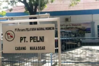 PT Pelayaran Nasional Indonesia (Pelni) Kota Makassar.