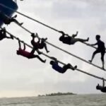 Viral aksi warga memanjat tali kapal di Pelabuhan Makassar, Maret 2025.