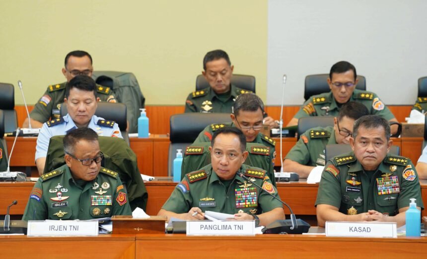 TNI dalam rapat dengar pendapat dengan Komisi I DPR RI pada Kamis (13/3/2025).