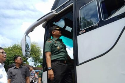 Kasdam XIV/Hasanuddin hadiri pelepasan program mudik gratis Andalan Hati di Makassar, (24/3/2025).