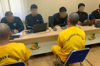 Tiga oknum TNI diperiksa dalam kasus penjualan senjata api, Maret 2025.