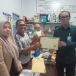 Penyerahan kartu BPJS Ketenagakerjaan di Makassar, pimpinan UD Naga Mas sambut antusias, (26/3/2025).