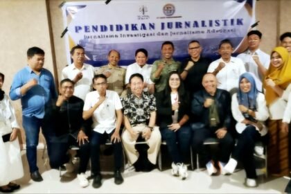 Pelatihan jurnalistik yang diadakan oleh Lembaga Bantuan Hukum (LBH) No Viral No Justice (NVNJ) bekerja sama dengan PT BOS (Bikin Orang Sukses) di Makassar, Jumat lalu (21/3/2025).