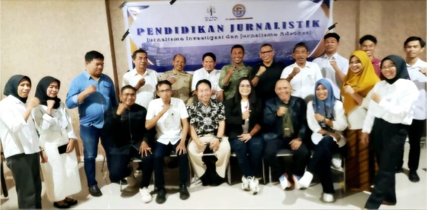 Pelatihan jurnalistik yang diadakan oleh Lembaga Bantuan Hukum (LBH) No Viral No Justice (NVNJ) bekerja sama dengan PT BOS (Bikin Orang Sukses) di Makassar, Jumat lalu (21/3/2025).