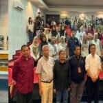 Bupati Enrekang, H. Muh. Yusuf Ritangnga, berbicara di hadapan ratusan mahasiswa dalam seminar penyiapan karir, (24/4/2025).