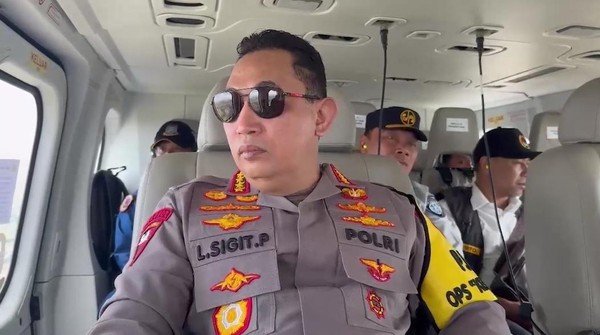Kapolri di udara pantau arus balik Lebaran 2025. 