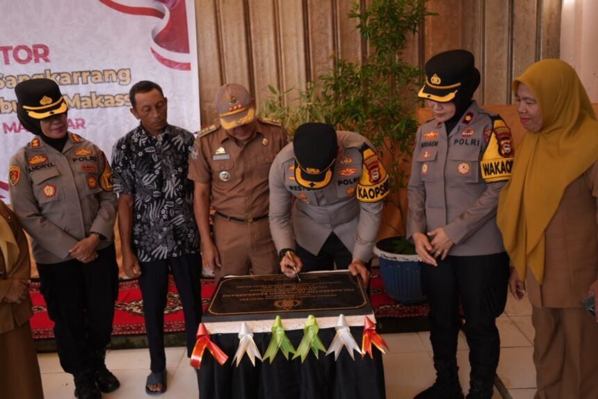 Kapolres Pelabuhan Makassar, AKBP Restu Wijayanto, meresmikan Kantor Polsubsektor Kecamatan Kepulauan Sangkarrang yang berlokasi di Pulau Barrang Lompo, Senin lalu (7/4/2025).