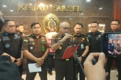 Dirut PT KIP resmi tersangka korupsi proyek air limbah Makassar. Penetapan tersangka dilakukan oleh penyidik Asisten Tindak Pidana Khusus (Pidsus) Kejati Sulsel pada Rabu, 9 April 2025.