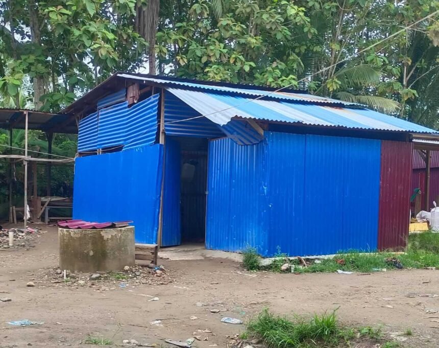 Lokasi bak rendaman yang menggunakan B3 di kawasan pemukiman warga, tepatnya di Jalur B, Desa Persiapan Wansait, Kecamatan Waelata, Kabupaten Buru, Maluku.