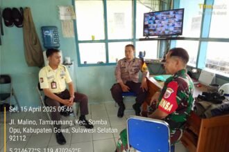 Bhabinkamtibmas dan Babinsa sambangi Pos Satpam IPA Somba Opu, (16/4/2025).