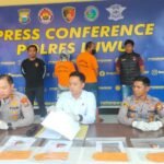Polres Luwu menggelar konferensi pers terkait kasus Casis Bintara Polri, (16/4/2025).