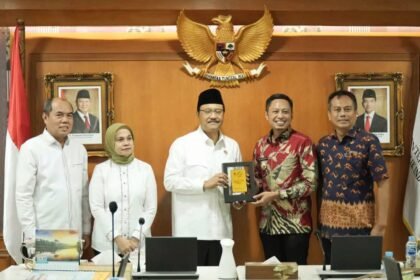 Bupati Enrekang temui Mensos Saifullah Yusuf di Jakarta, (16/4/2025).