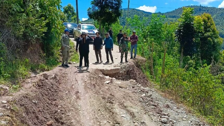 Bupati Enrekang tinjau jalan dan jembatan di Bungin, (20/4/2025).