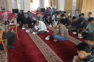 forum Mudzakarah Umat bertema “Menegakkan Izzul Islam wal Muslimin dalam Koridor Negara Kesatuan Republik Indonesia” di Masjid Imanurrahman, Medan Helvetia, Senin (21/4/2025).