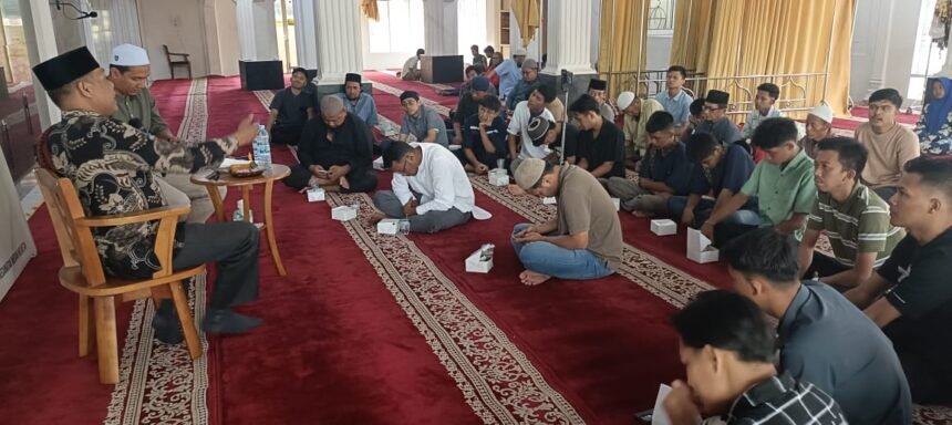 forum Mudzakarah Umat bertema “Menegakkan Izzul Islam wal Muslimin dalam Koridor Negara Kesatuan Republik Indonesia” di Masjid Imanurrahman, Medan Helvetia, Senin (21/4/2025).
