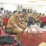 Pertemuan dengan para kepala sekolah dan bendahara pengelola dana Bantuan Operasional Sekolah (BOS) di Aula Kantor Bupati, Selasa lalu (22/4/2025).