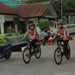 Polwan di Gowa sapa warga lewat patroli sepeda, (24/4/2025).
