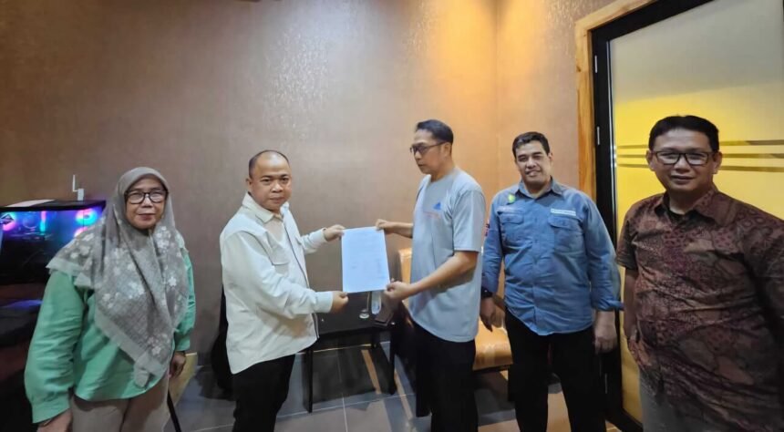 Hasbi Lodang, terpilih secara aklamasi sebagai Ketua Ikatan Alumni (IKA) Athirah untuk periode 2025–2029.