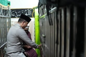 Kapolres Gowa ziarah ke makam Syekh Yusuf di Kelurahan Katangka, Kecamatan Somba Opu, Kabupaten Gowa, Jumat (25/4/2025).
