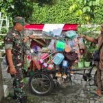 Babinsa Surakarta sambangi pedagang perabotan, (27/4/2025).