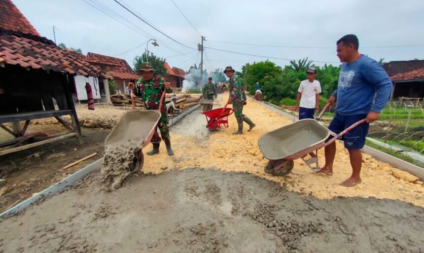 Kodim 0724/Boyolali gelar pra TMMD di Desa Kayen melaksanakan betonisasi 600 meter, (27/4/2025).