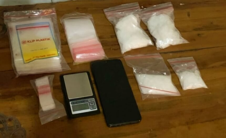 2 Pengedar Sabu Diringkus Beruntun, Polsek Pinang Ungkap Ratusan Gram Barang Bukti 1 Polsek Pinang ungkap ratusan gram barang bukti, (27/4/2025).