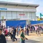 Ricuh warnai eksekusi showroom Mazda di Makassar, (28/4/2025).