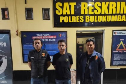 Dua pria asal Desa Taccorong, Kecamatan Gantarang, Kabupaten Bulukumba, Sulawesi Selatan, ditangkap polisi usai diduga melakukan penganiayaan.