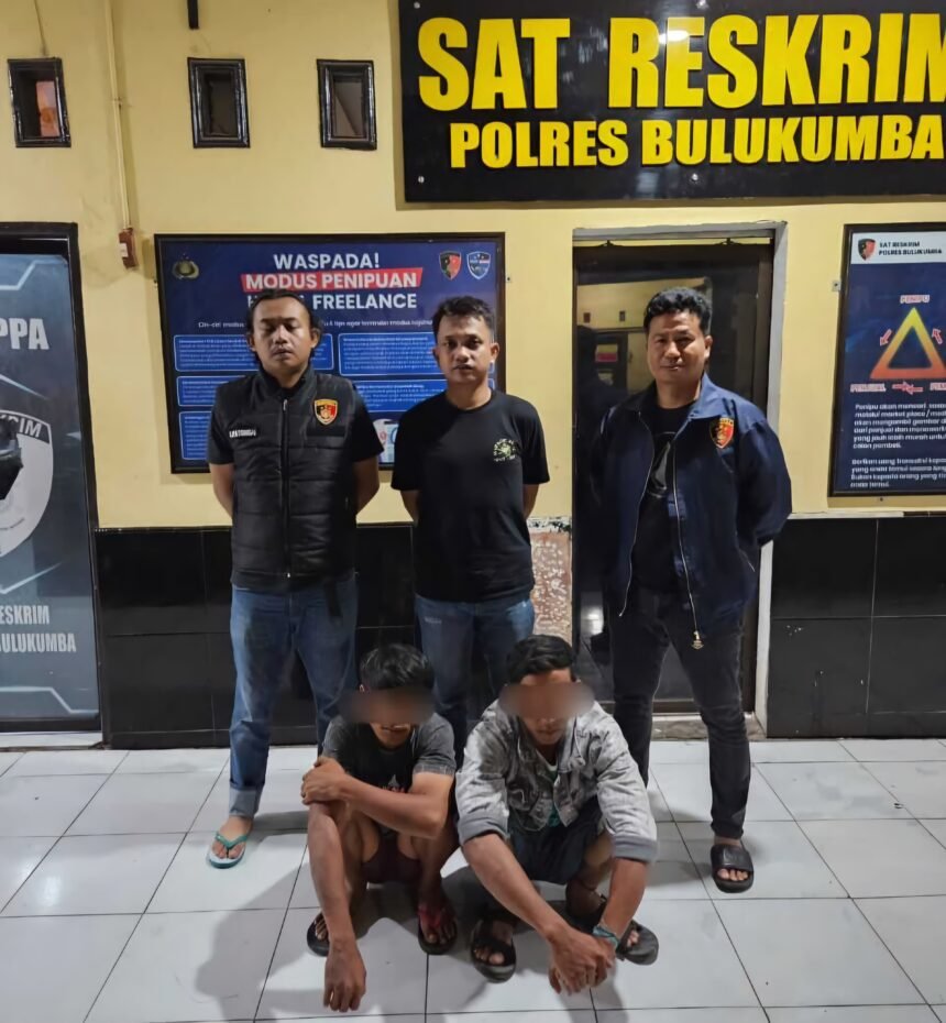 Dua pria asal Desa Taccorong, Kecamatan Gantarang, Kabupaten Bulukumba, Sulawesi Selatan, ditangkap polisi usai diduga melakukan penganiayaan.