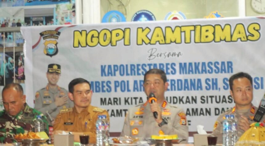 Kapolrestabes Makassar gelar dialog komunitas: Ngopi Curhat Kamtibmas, (28/4/2025).