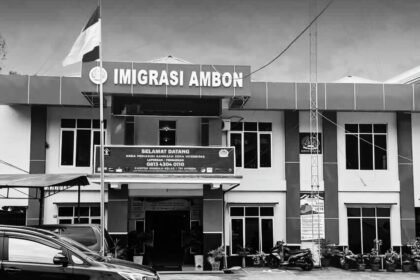 Ilustrasi imigrasi Indonesia gerebek 9 WNA China di Hotel Namlea, diduga akan bekerja di tambang emas Gunung Botak, (28/4/2025). (sk/ho)