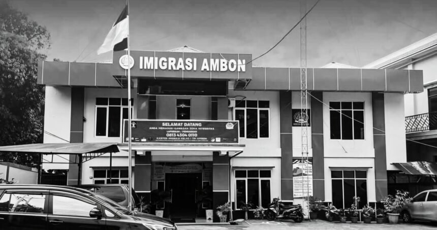 Ilustrasi imigrasi Indonesia gerebek 9 WNA China di Hotel Namlea, diduga akan bekerja di tambang emas Gunung Botak, (28/4/2025). (sk/ho)
