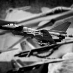 Jet tempur J-10 Pakistan jatuhkan Rafale dan Su-30 India di atas Kashmir, Mei 2025.