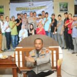 Coffee morning Polres Enrekang bersama insan Pers, (21/5/2025). Kolase: Kapolres Enrekang AKBP Budi Hariyanto.