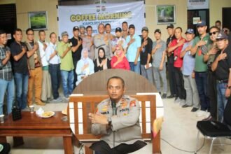 Coffee morning Polres Enrekang bersama insan Pers, (21/5/2025). Kolase: Kapolres Enrekang AKBP Budi Hariyanto.