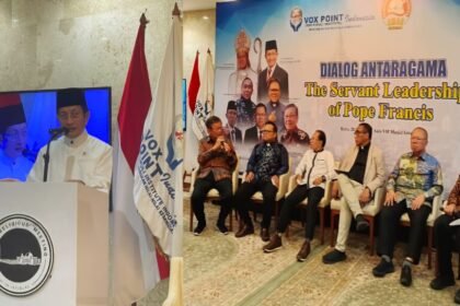 Kolase: Menteri Agama Republik Indonesia, Prof. Dr. KH Nasaruddin Umar (kiri), dan Vox Point Indonesia bersama Forum Masyarakat Indonesia Emas, FORMAS, menggelar dialog antaragama, (28/5/2025).