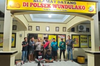 Kedua tersangka diamankan oleh jajaran Polsek Wundulako pada Jumat, 2 Mei 2025, sekitar pukul 21.00 WITA.