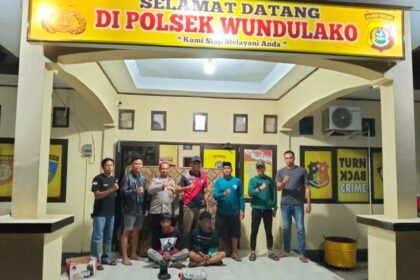 Kedua tersangka diamankan oleh jajaran Polsek Wundulako pada Jumat, 2 Mei 2025, sekitar pukul 21.00 WITA.