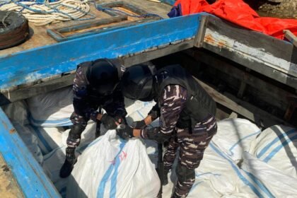 TNI AL gagalkan penyelundupan di perairan Buol, Sulawesi Tengah, Mei 2025. (TNIAL/HO/MP)